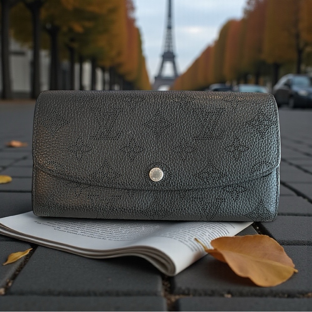 Louis Vuitton Black Monogram Mahina Iris Long Wallet